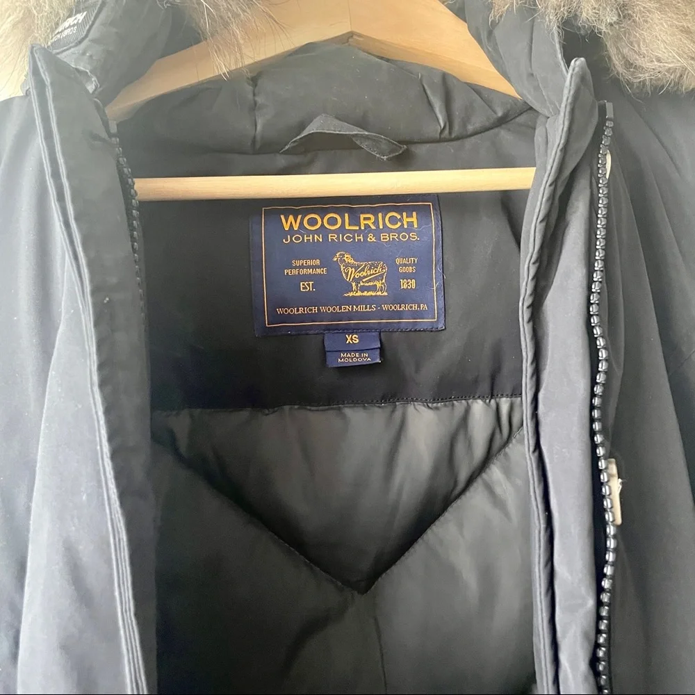 WOOLRICH Luxury Arctic Parka down coat with detachable raccoon fur (HOLD) - Picture 12 of 13